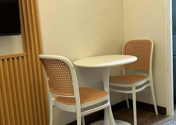 Elegant Style 1br Sunset View 10th Floor Sonora Garden Residences Apartahotel Manila